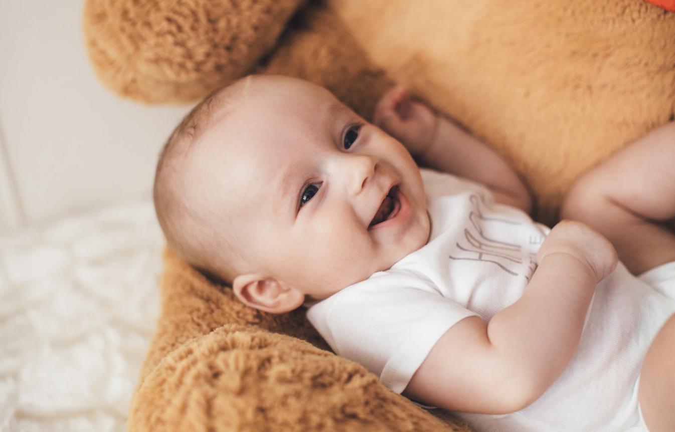 https://www.freepik.com/free-photo/small-baby-lies-bear_2447340.htm#query=baby&position=2&from_view=search&track=sph